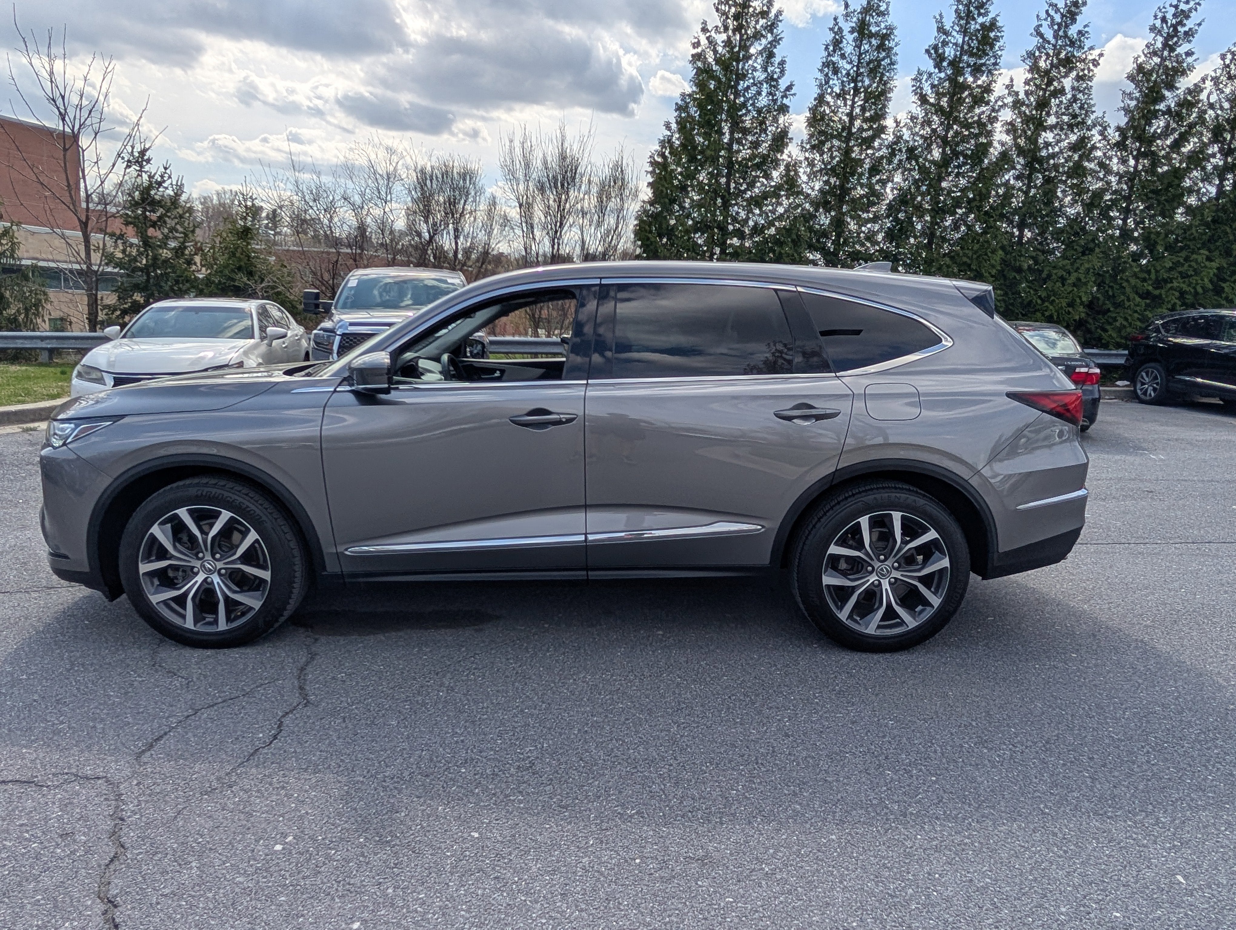 2023 Acura MDX w/Technology Package