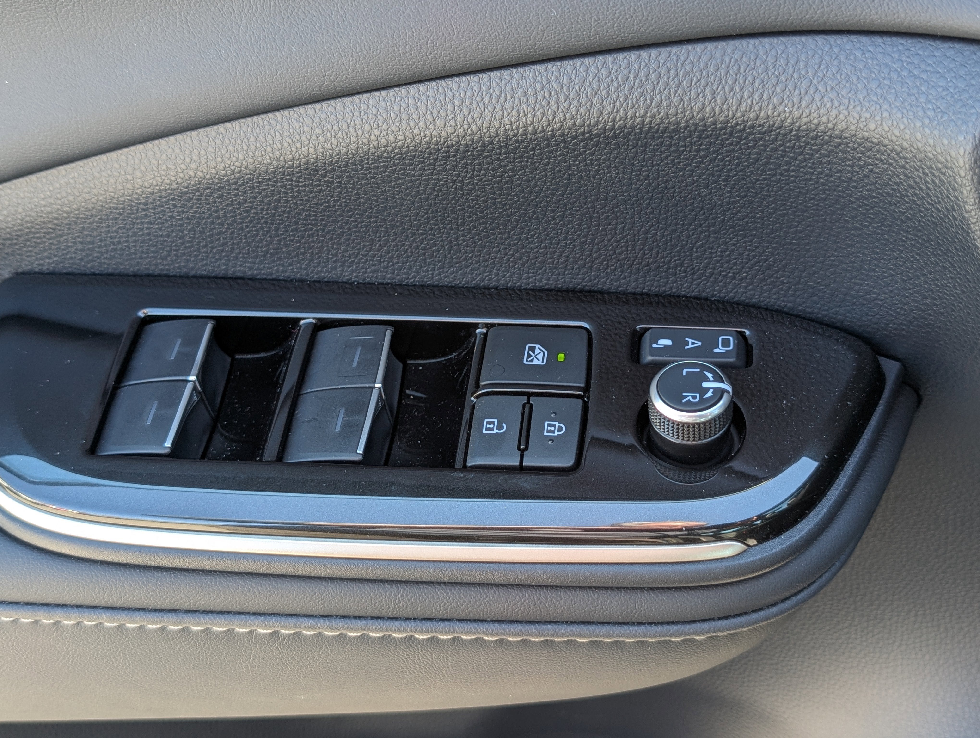 2025 Toyota Crown Signia Limited