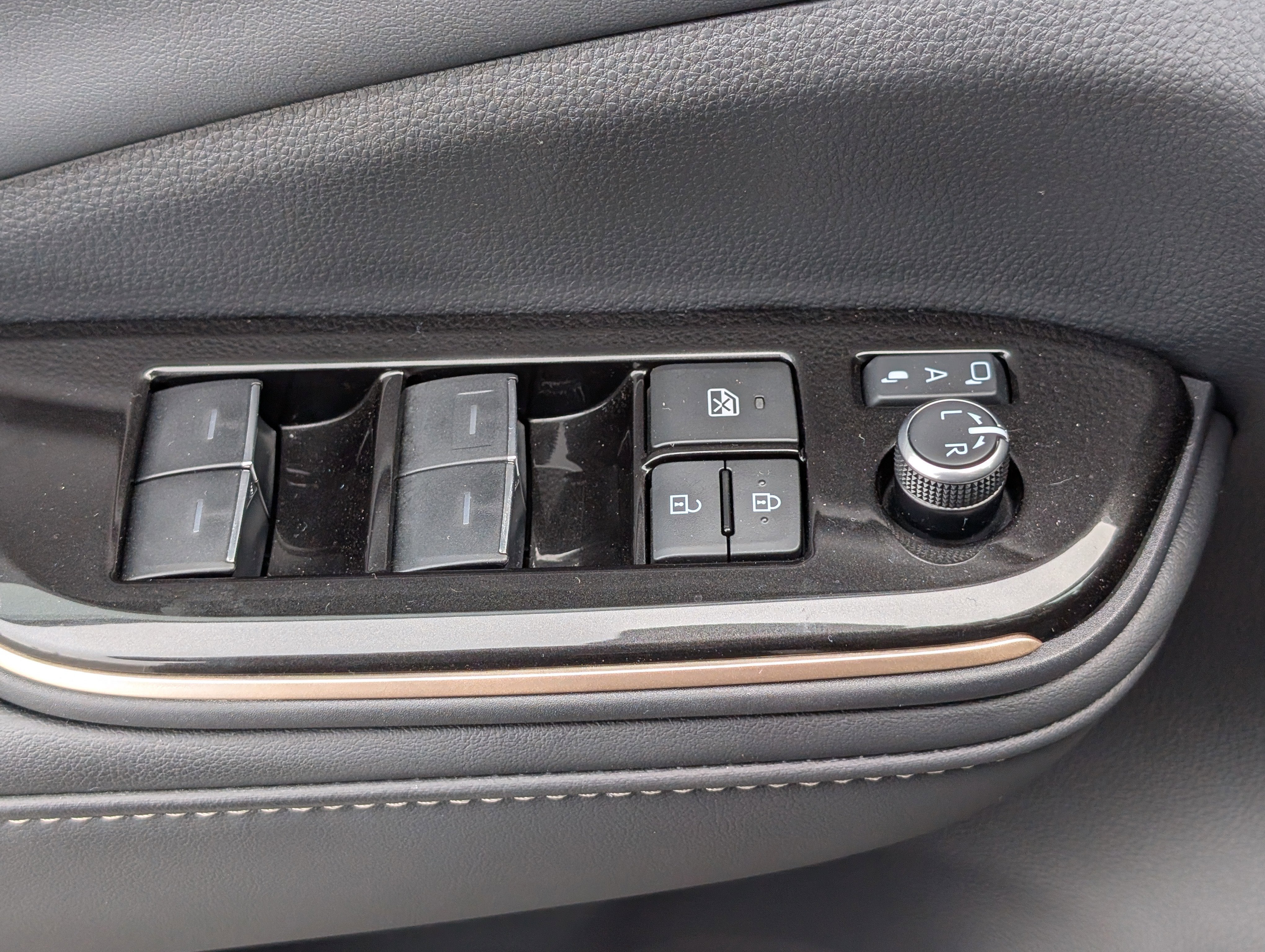 2025 Toyota Crown Signia Limited