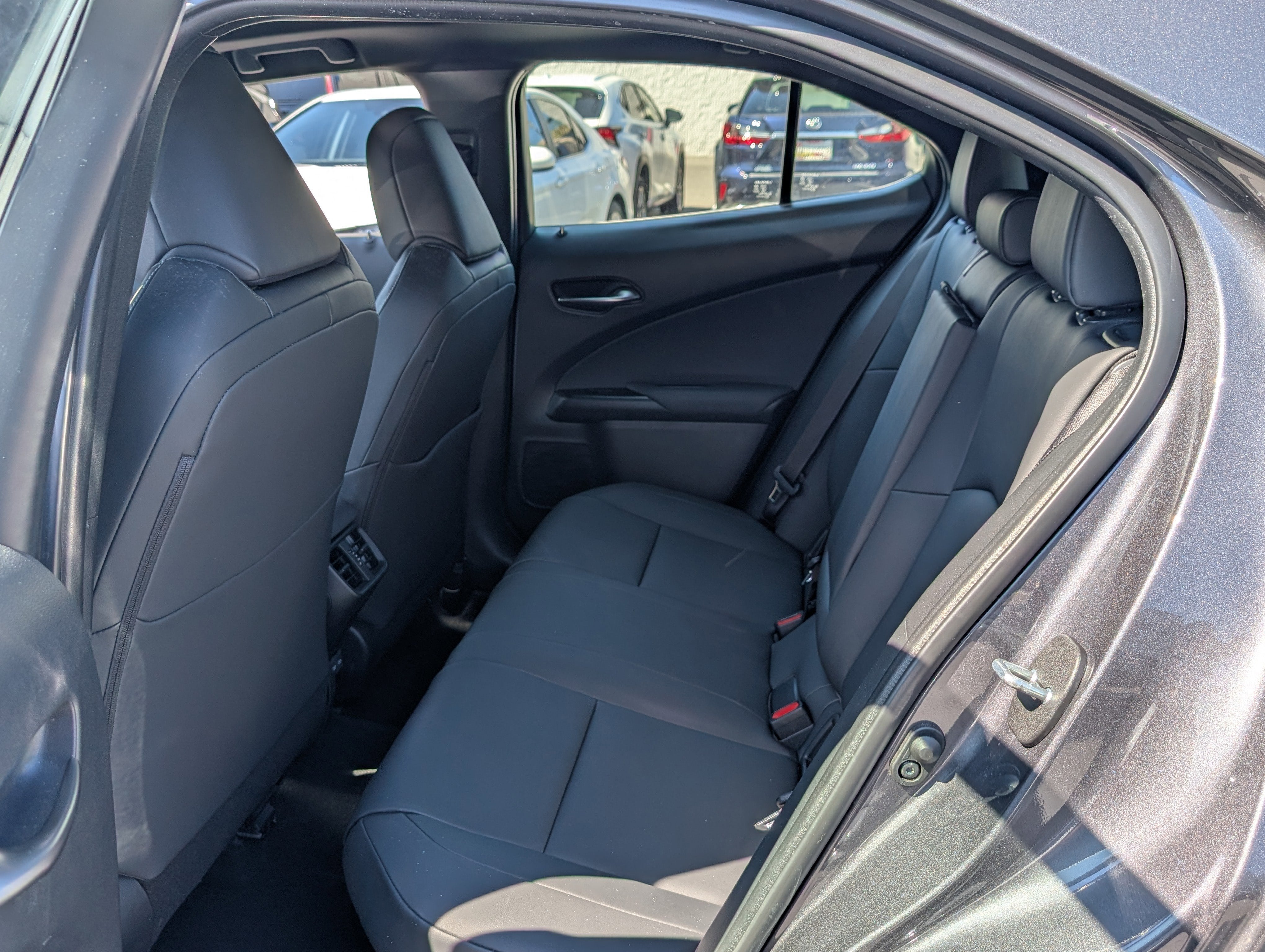 2023 Lexus UX 250h F SPORT Design