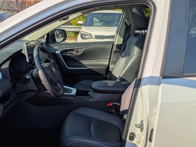 2023 Toyota RAV4 Hybrid XLE Premium