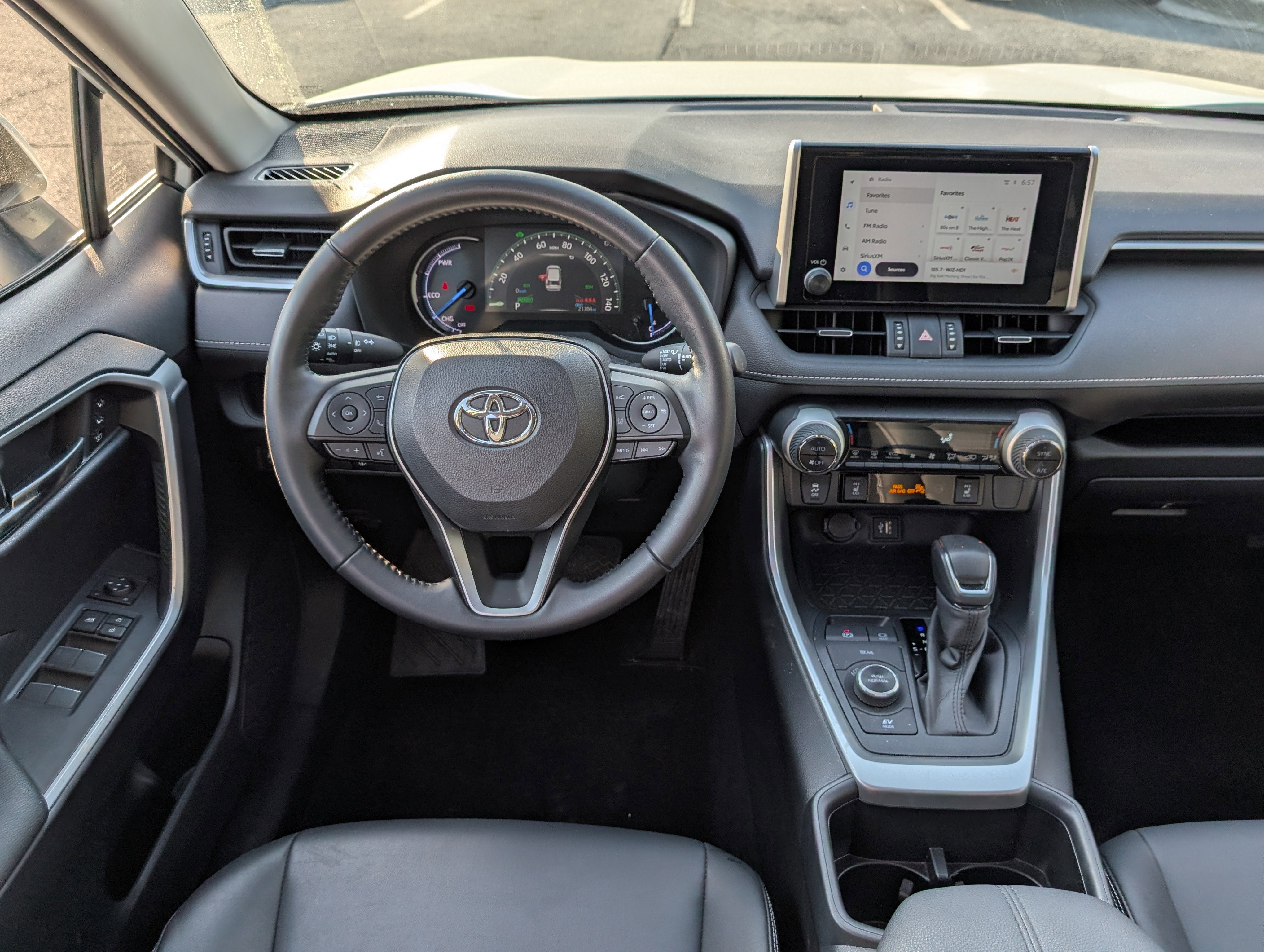 2023 Toyota RAV4 Hybrid XLE Premium