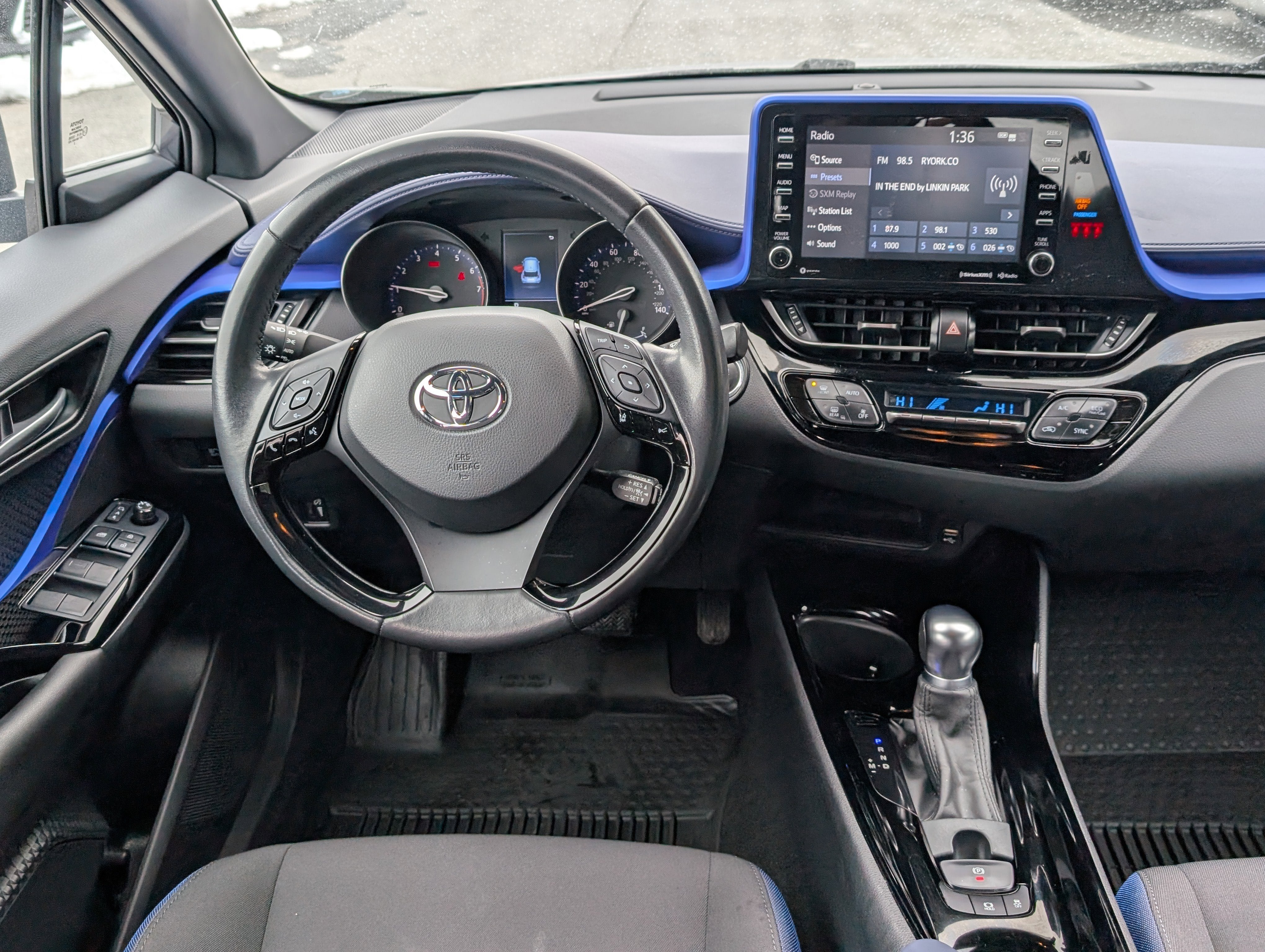 2022 Toyota C-HR XLE