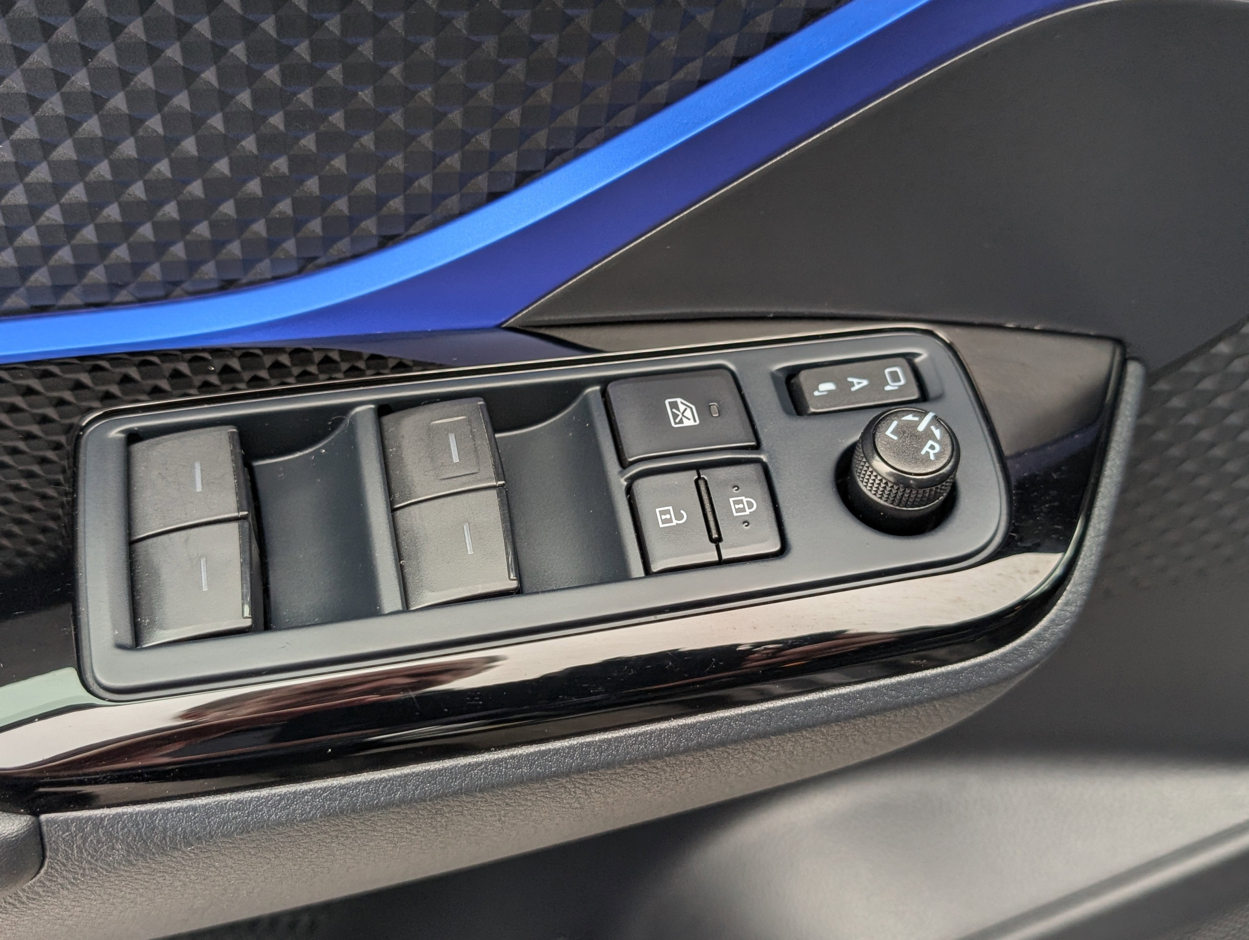 2022 Toyota C-HR XLE