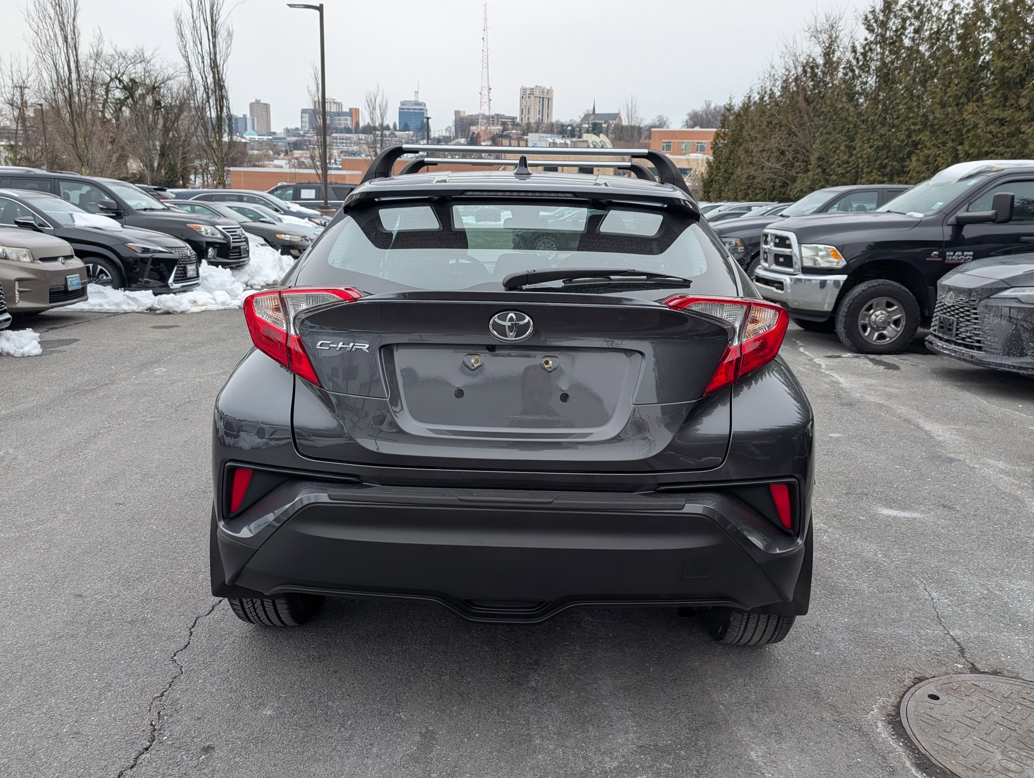 2022 Toyota C-HR XLE