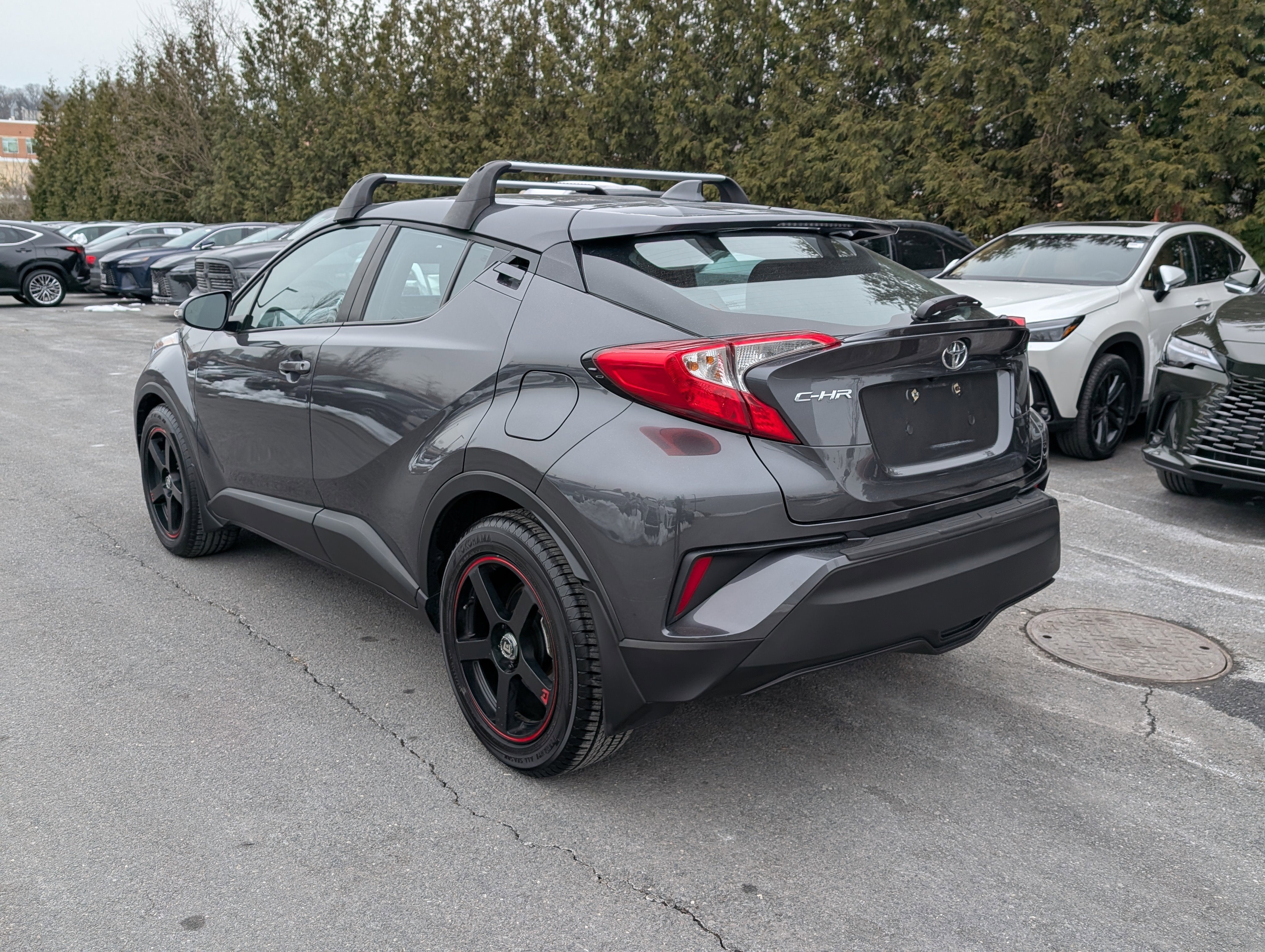 2022 Toyota C-HR XLE
