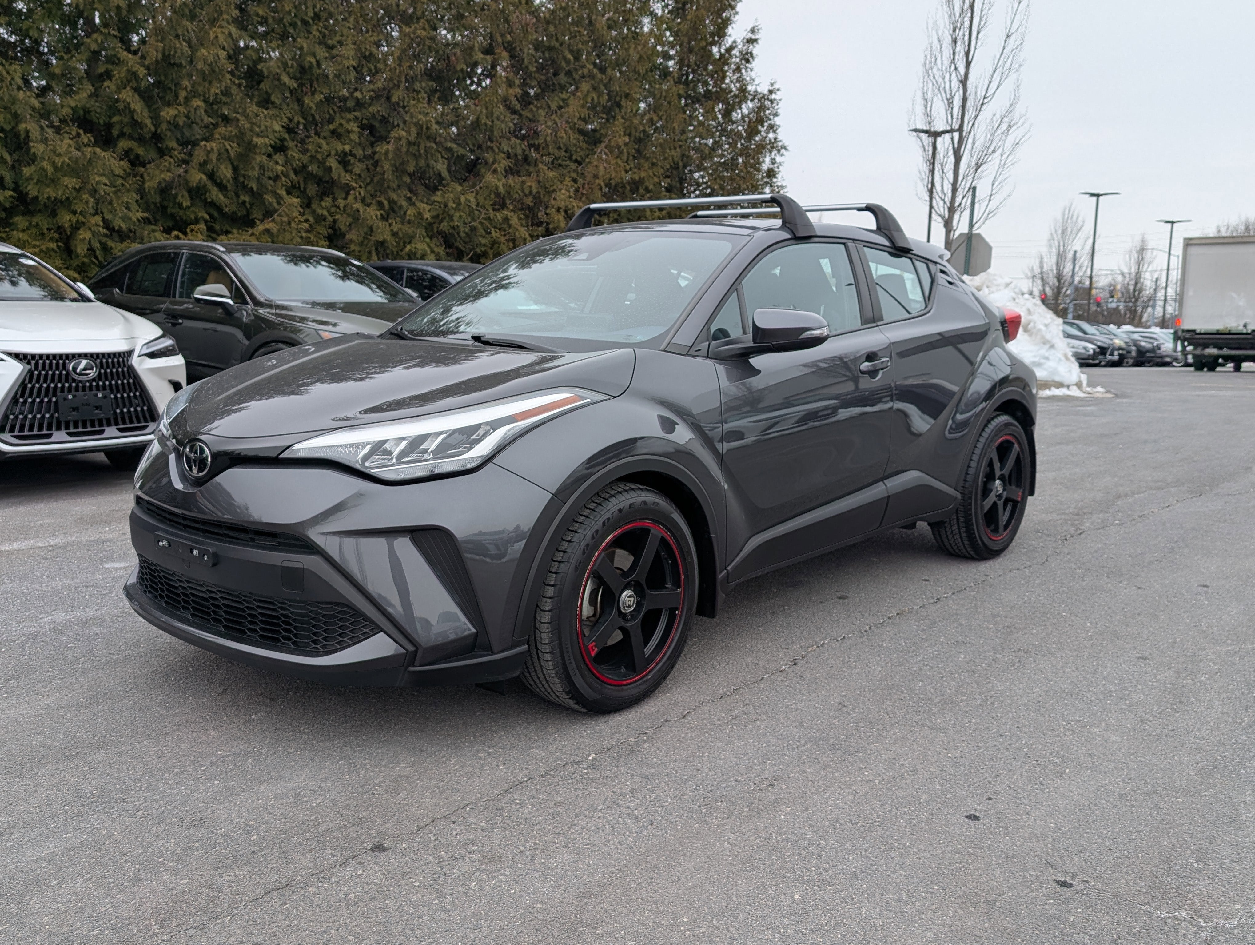 2022 Toyota C-HR XLE