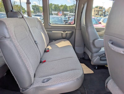 2025 Chevrolet Express Passenger 1LS