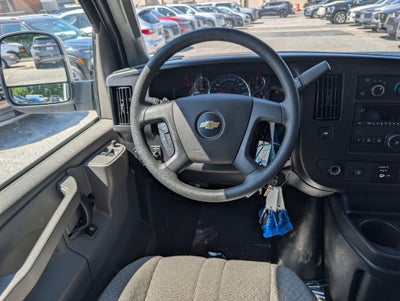2025 Chevrolet Express Passenger 1LS