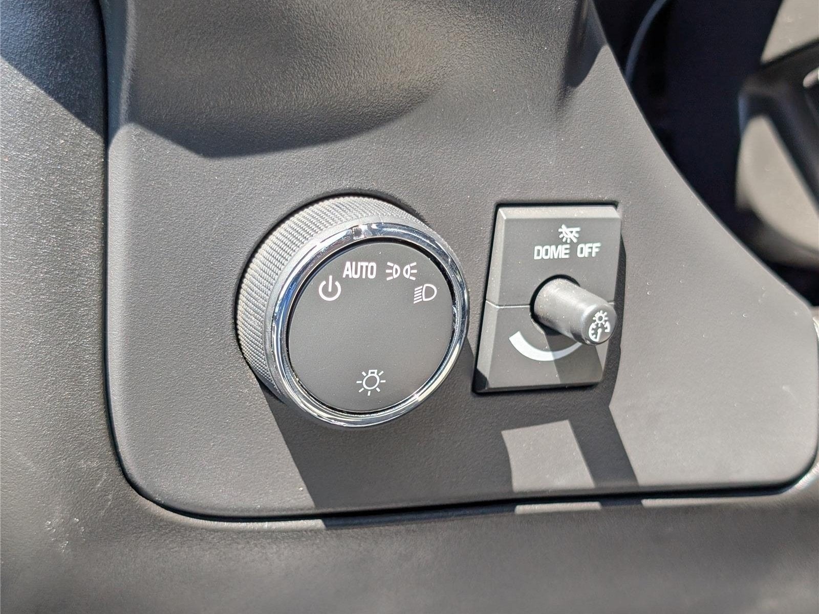 2025 Chevrolet Express Passenger 1LS