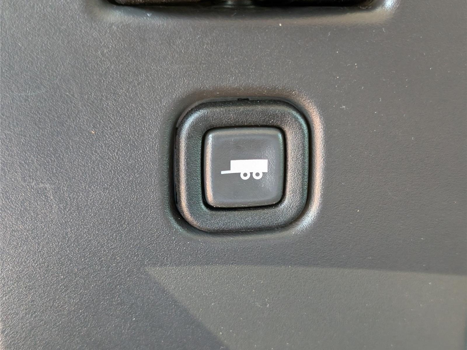 2025 Chevrolet Express Passenger 1LS