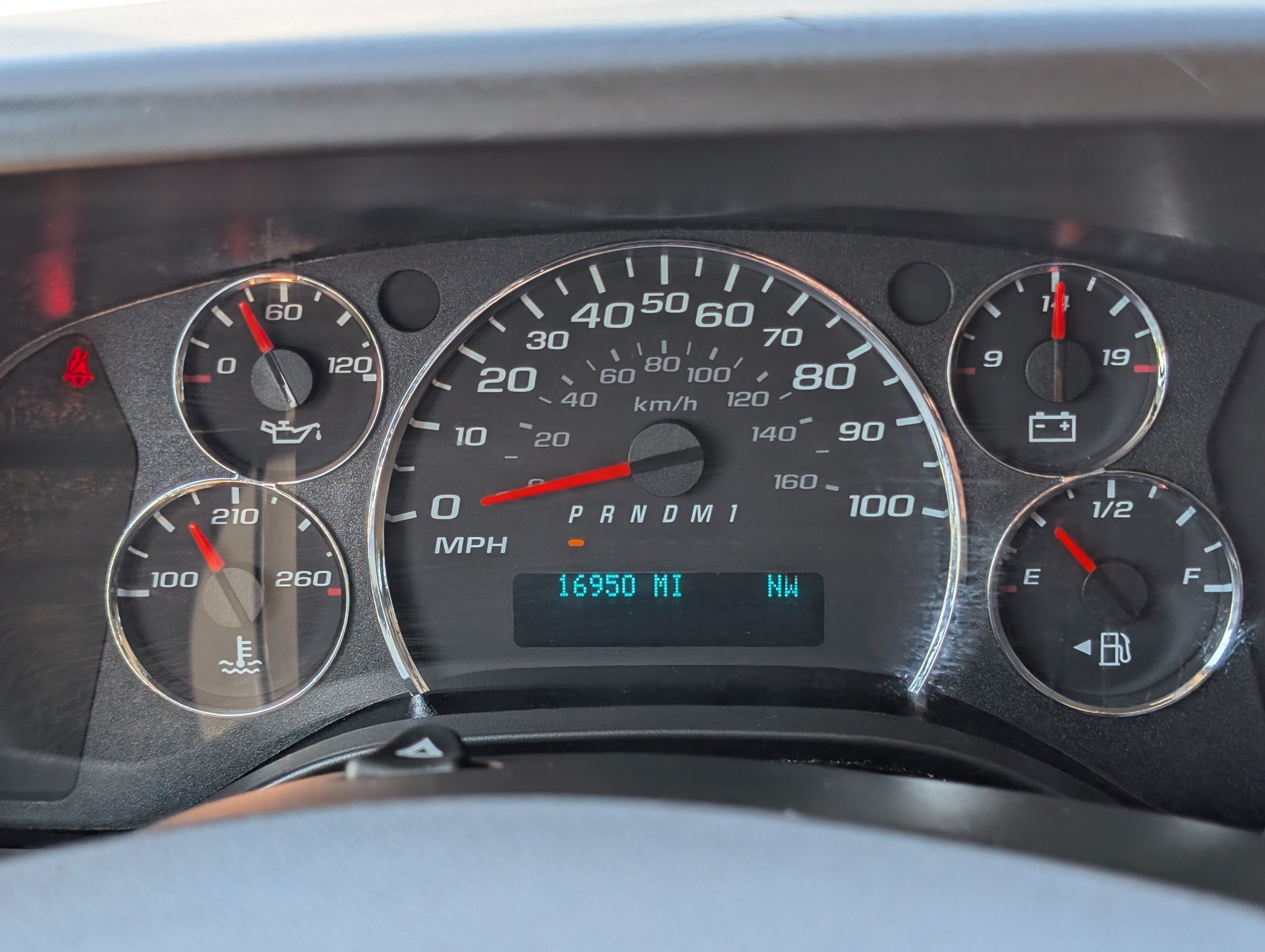 2025 Chevrolet Express Passenger 1LS