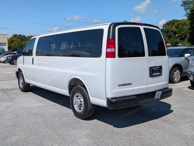 2025 Chevrolet Express Passenger 1LS