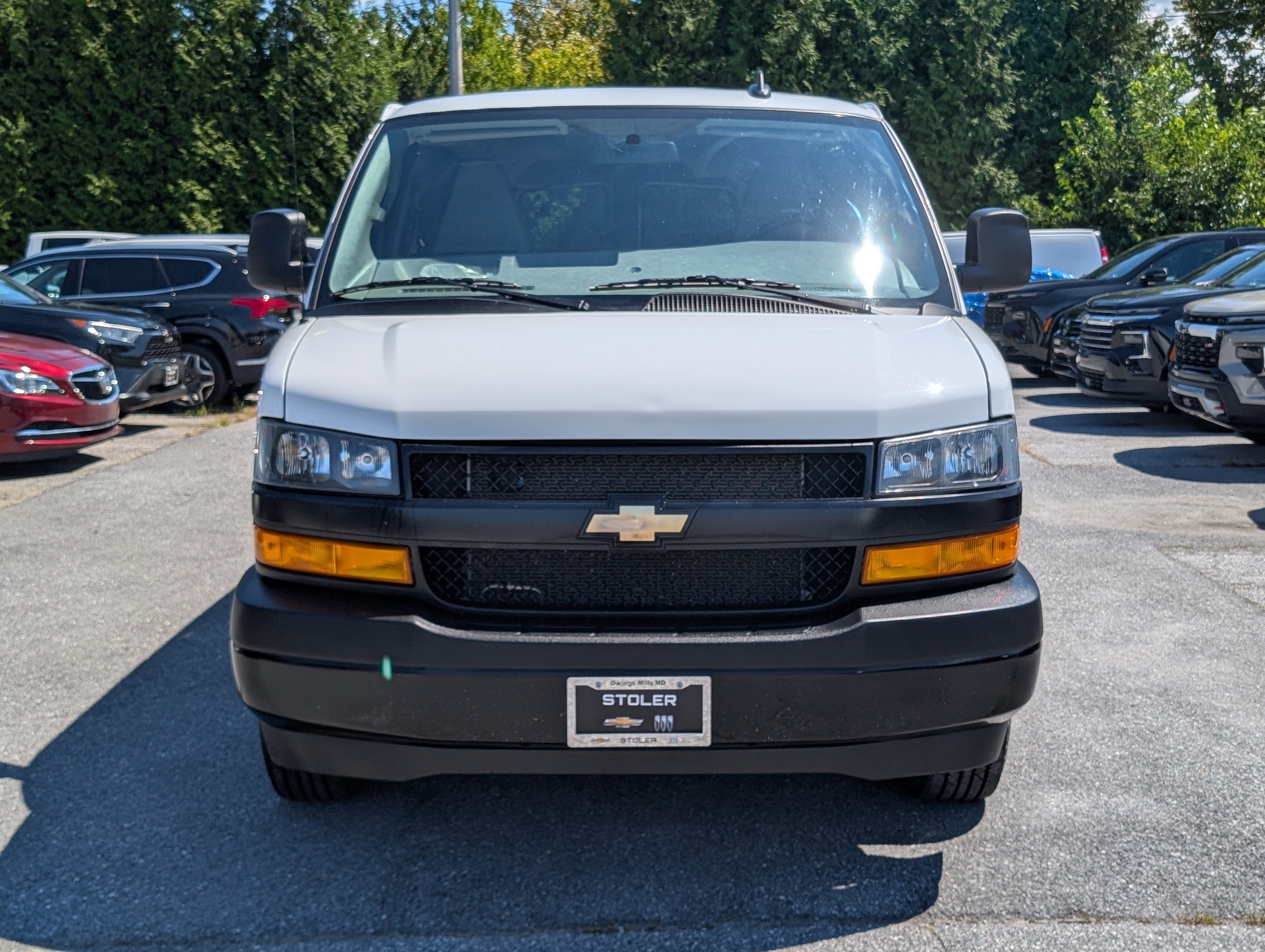 2025 Chevrolet Express Passenger 1LS