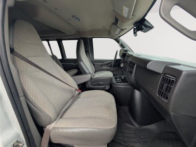 2025 Chevrolet Express Passenger 1LT