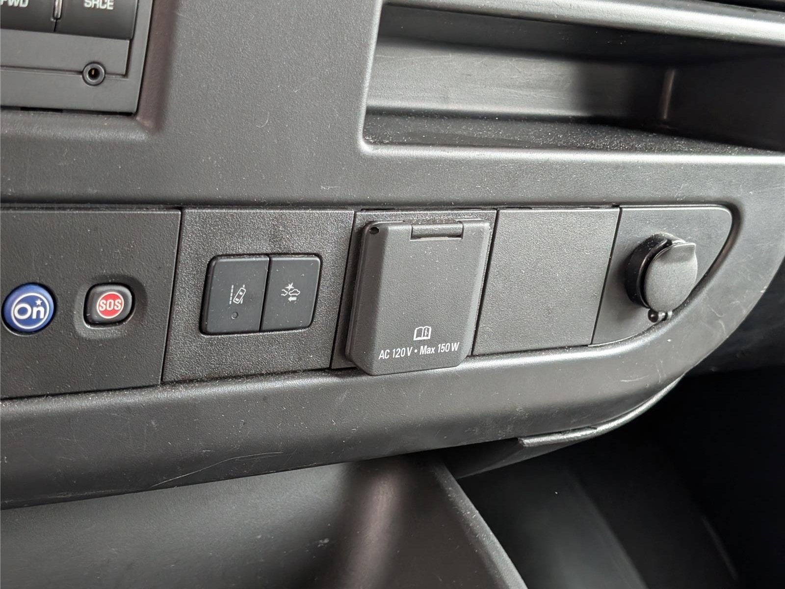 2025 Chevrolet Express Passenger 1LT
