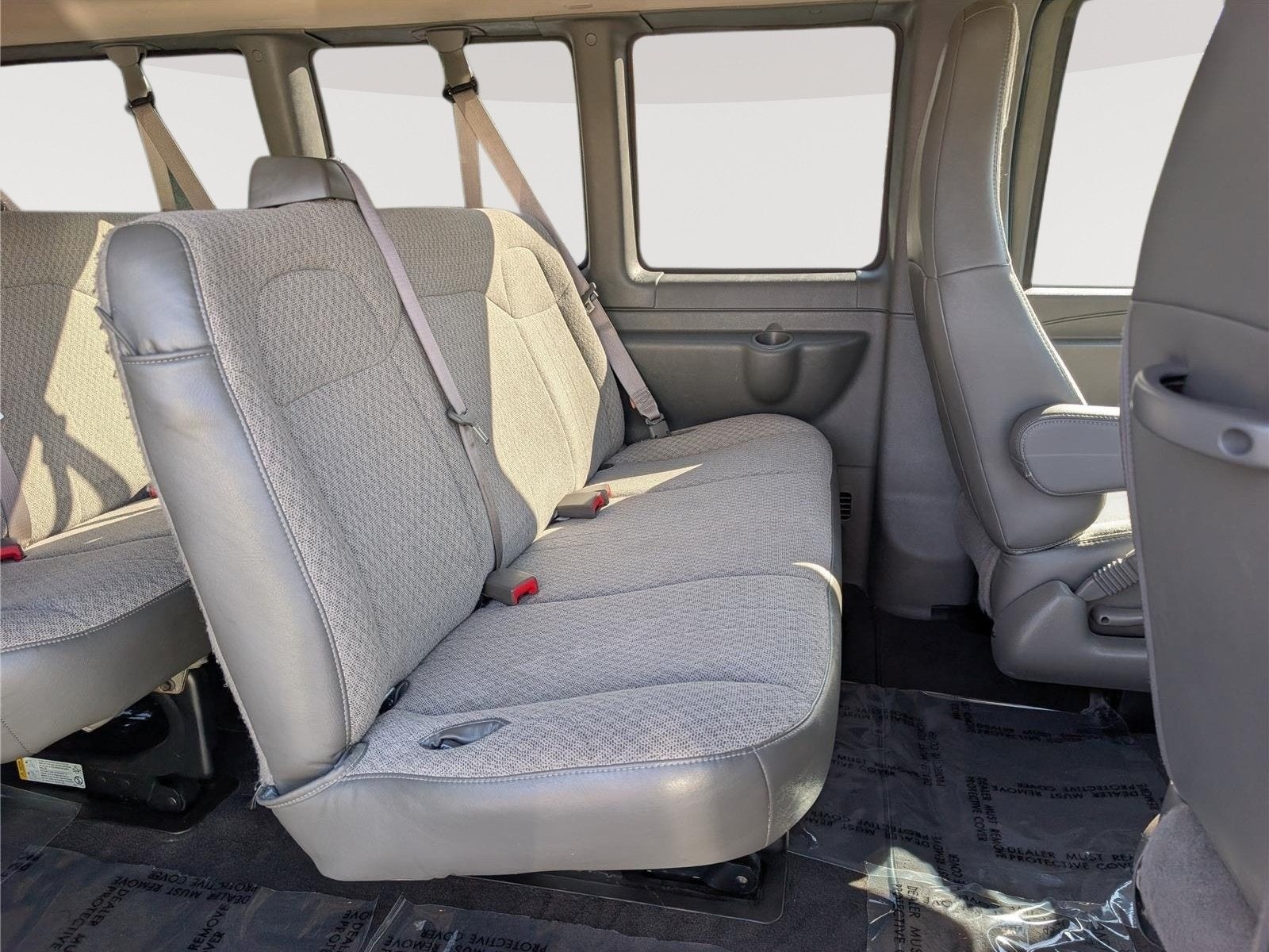 2025 Chevrolet Express Passenger 1LT