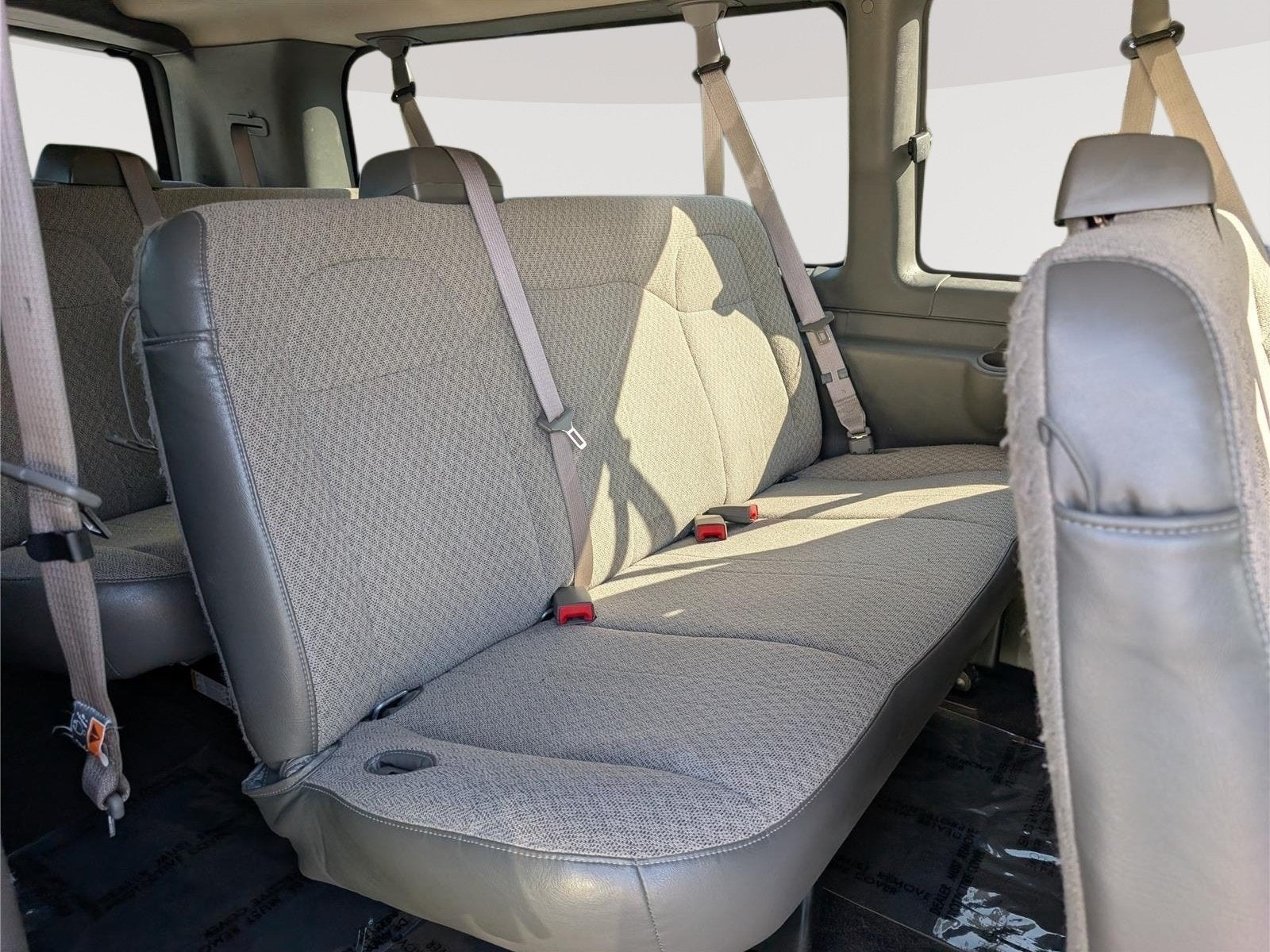 2025 Chevrolet Express Passenger 1LT