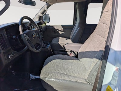 2025 Chevrolet Express Passenger 1LT