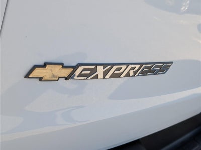 2025 Chevrolet Express Passenger 1LT