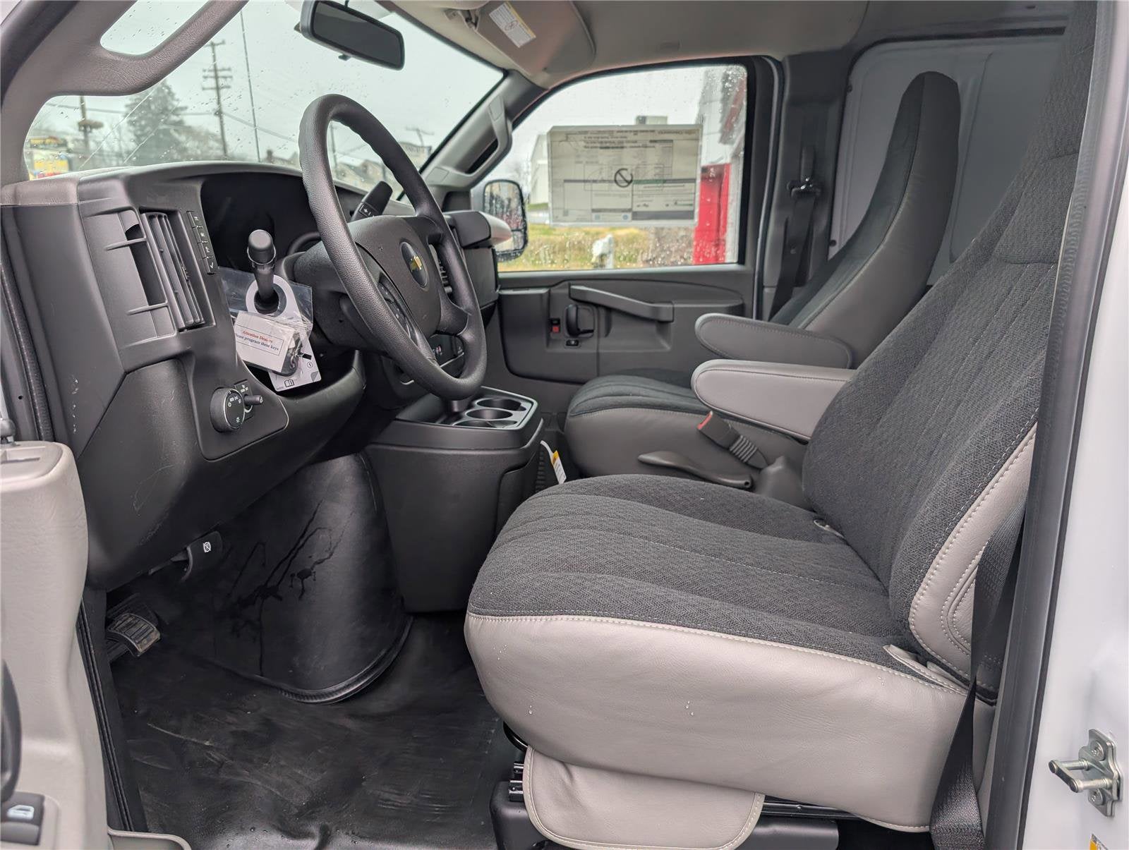 2025 Chevrolet Express Cargo 2500 WT