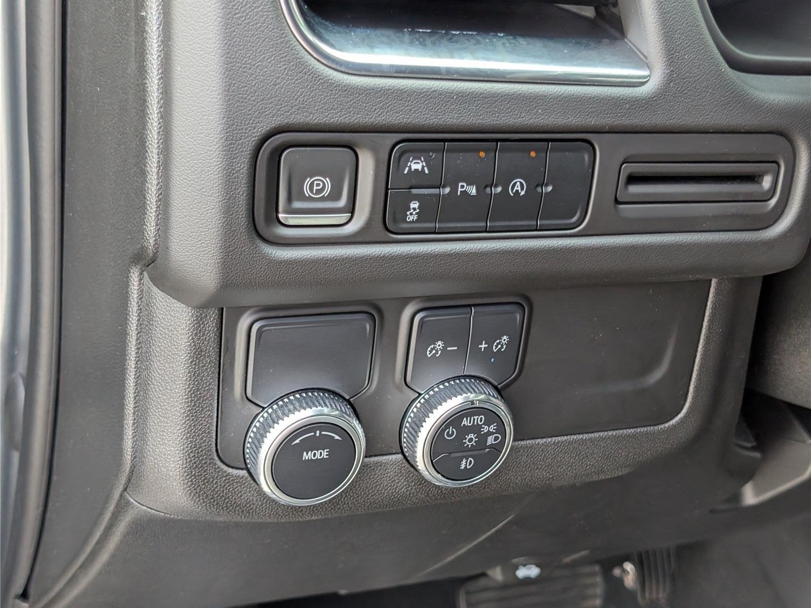 2023 GMC Yukon SLE