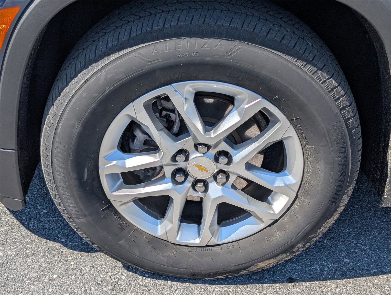 2023 Chevrolet Traverse LS