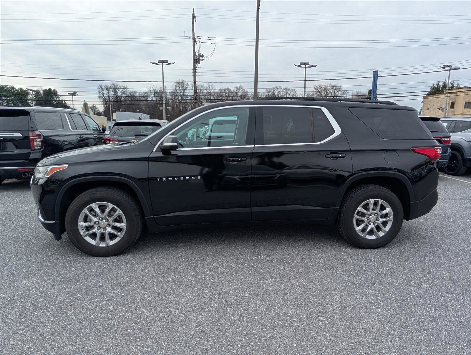 2021 Chevrolet Traverse LT Cloth