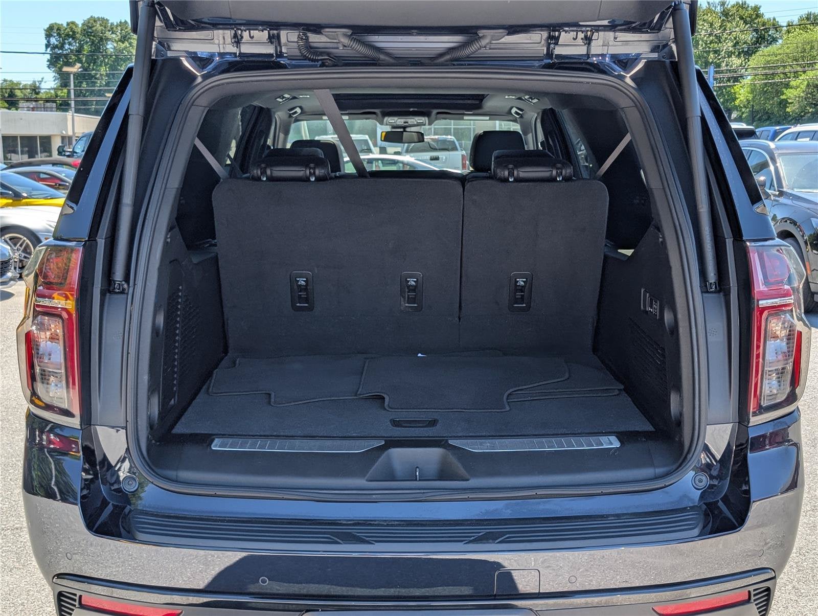2024 Chevrolet Suburban RST