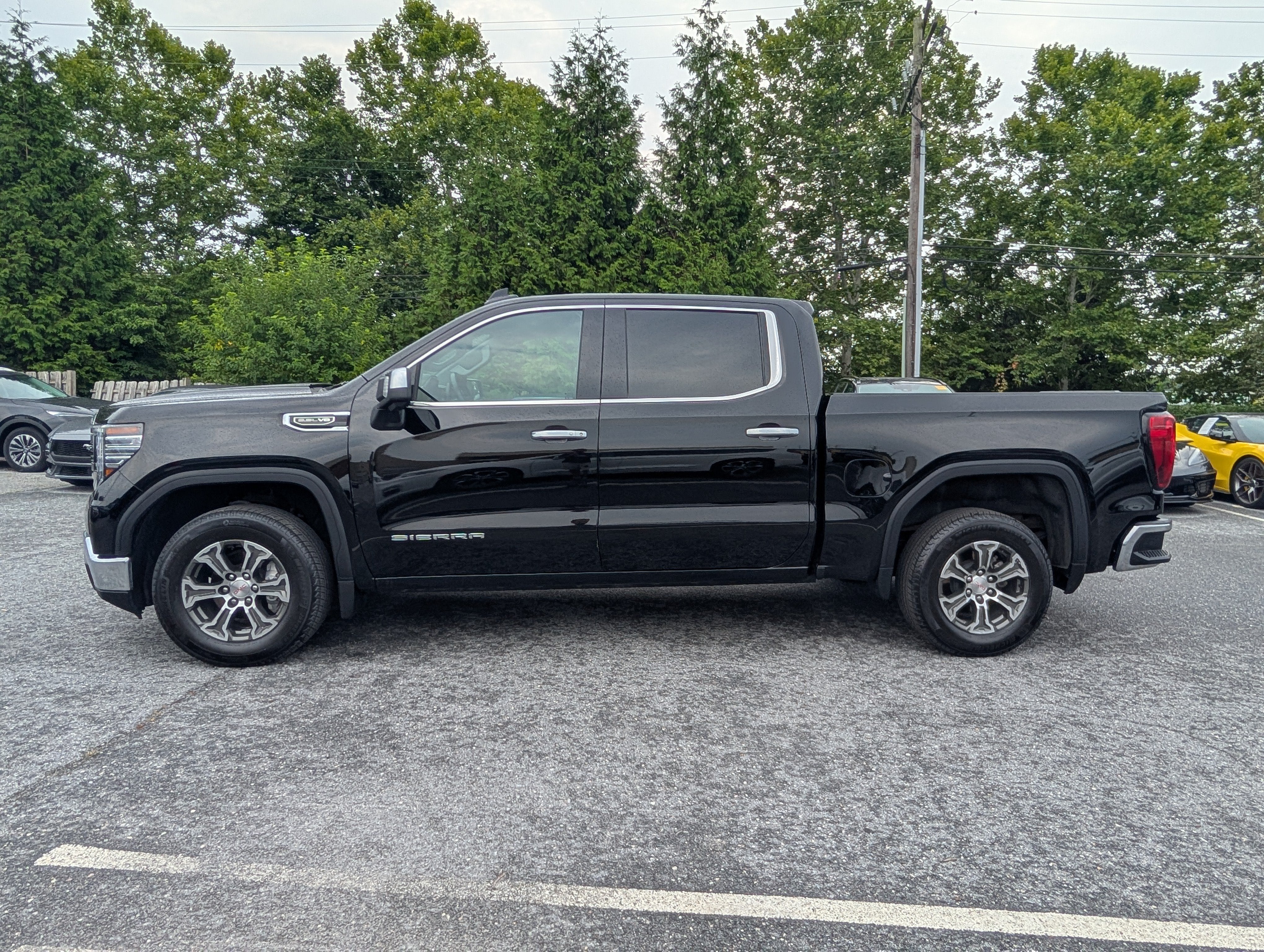 2025 GMC Sierra 1500 SLT