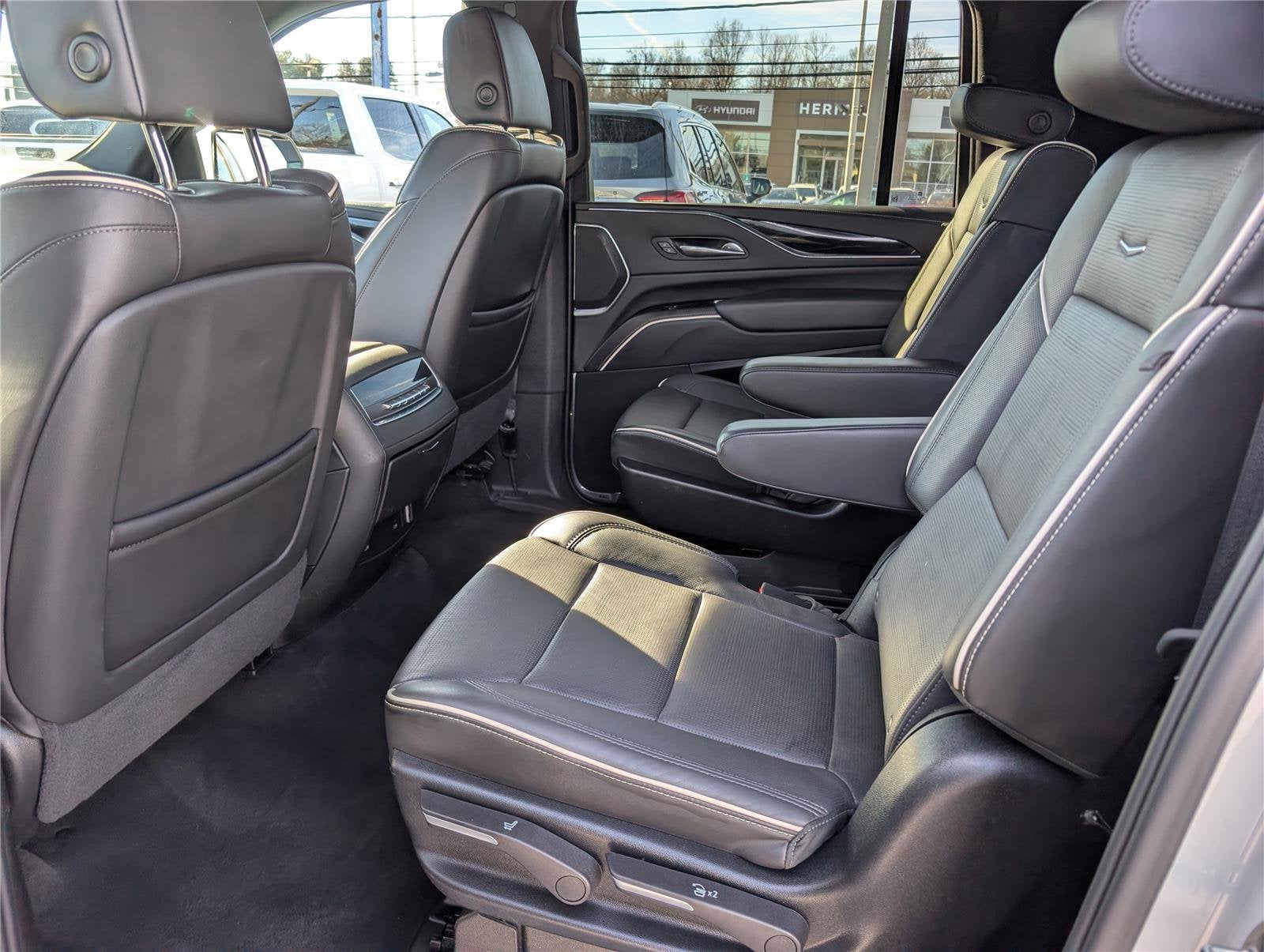 2024 Cadillac Escalade ESV Sport