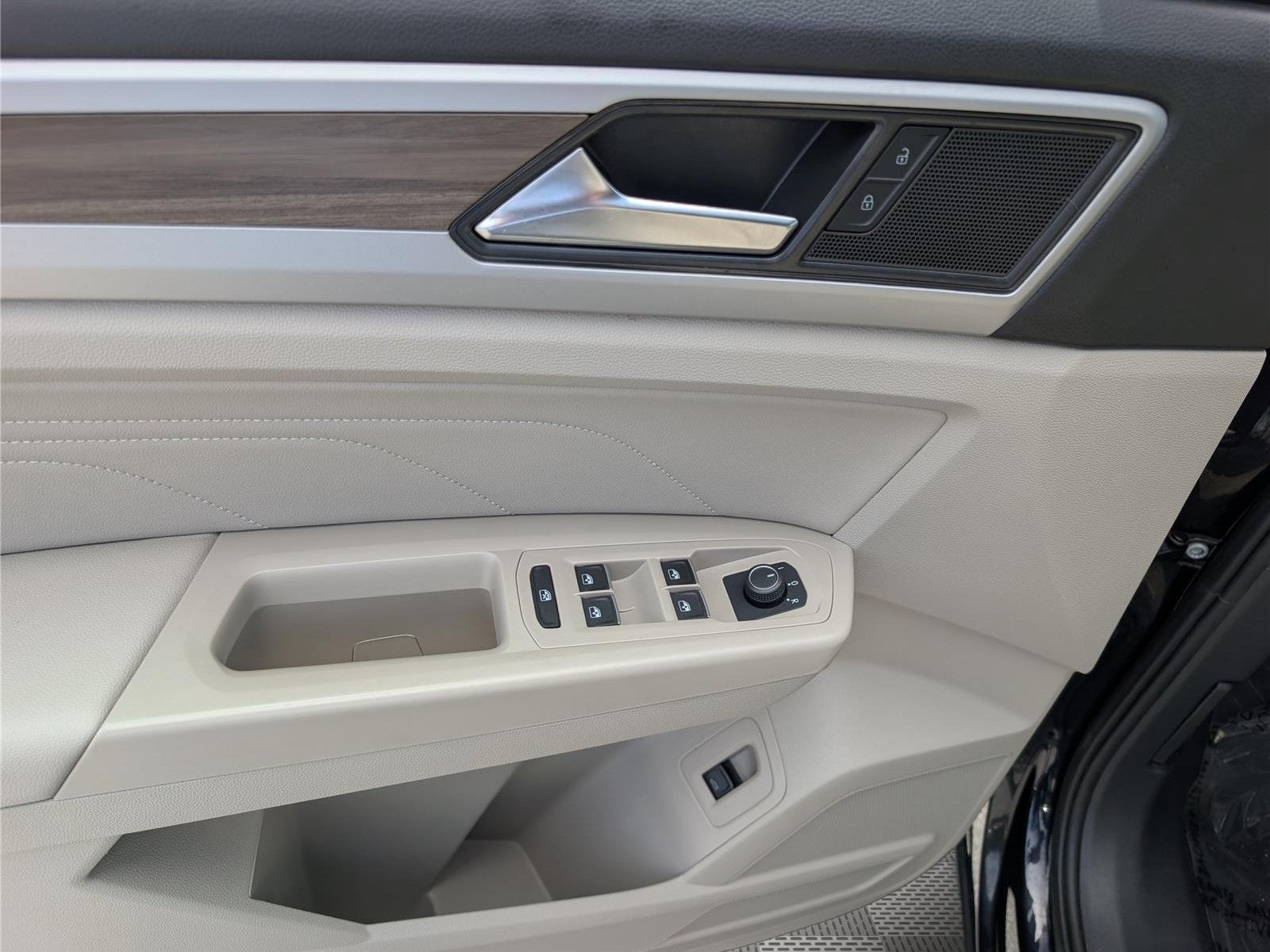 2023 Volkswagen Atlas 2.0T SEL