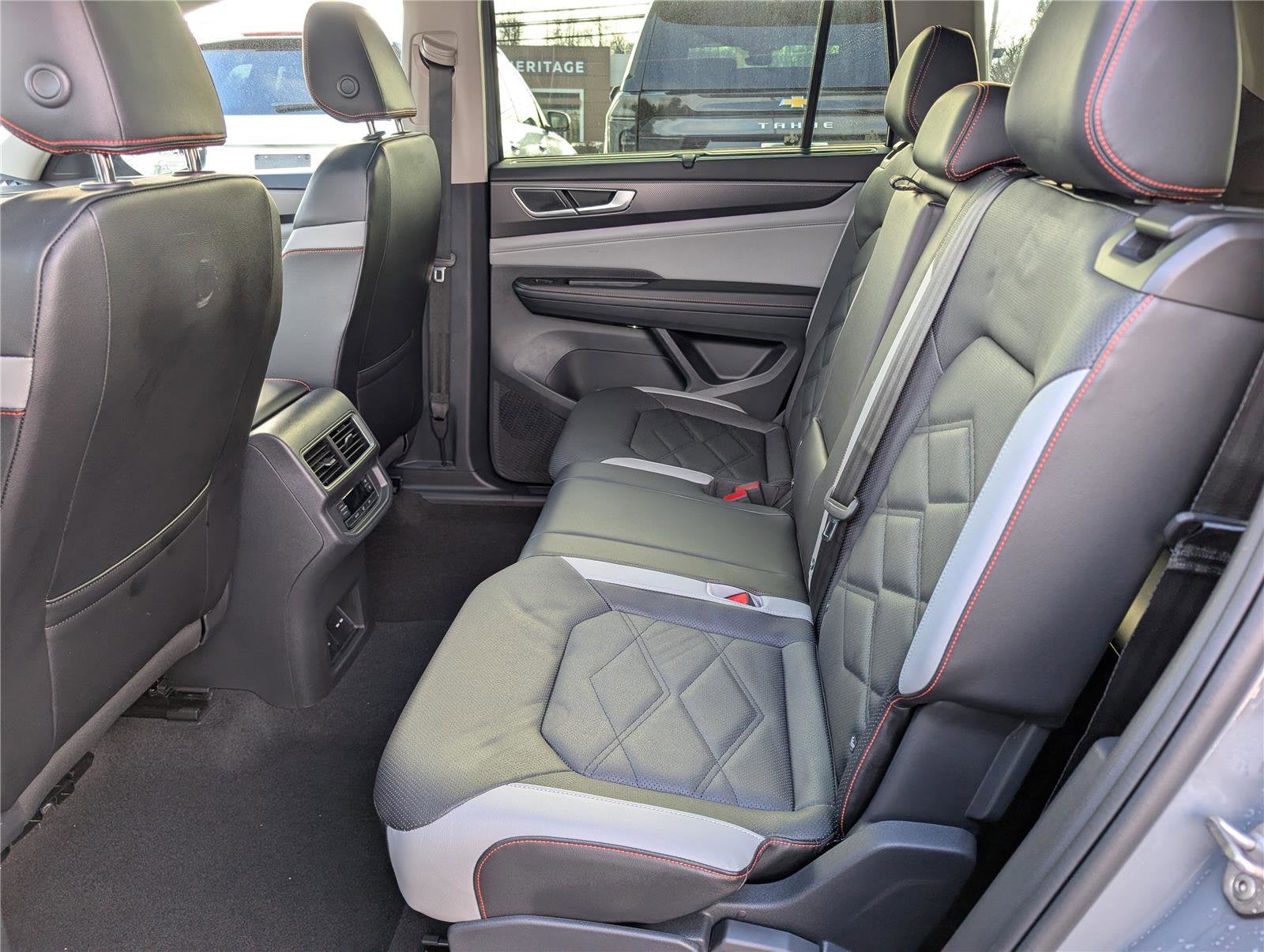 2024 Volkswagen Atlas 2.0T Peak Edition SE w/Technology