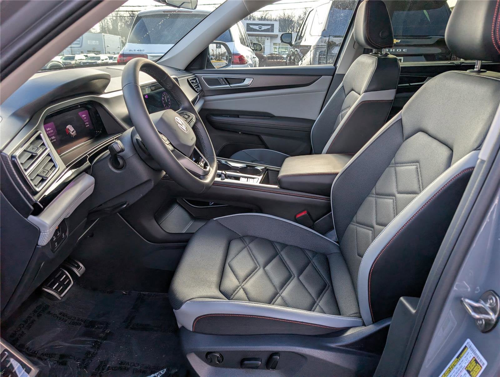 2024 Volkswagen Atlas 2.0T Peak Edition SE w/Technology