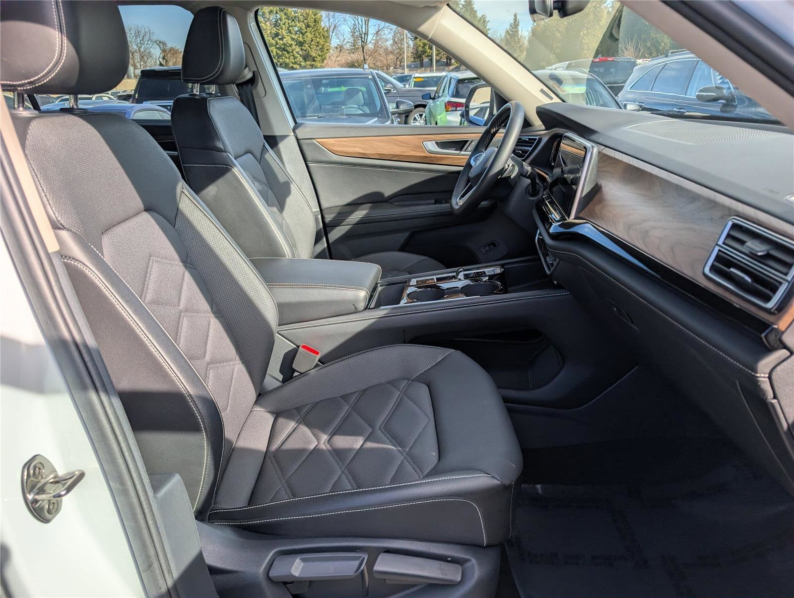 2024 Volkswagen Atlas 2.0T SE w/Technology