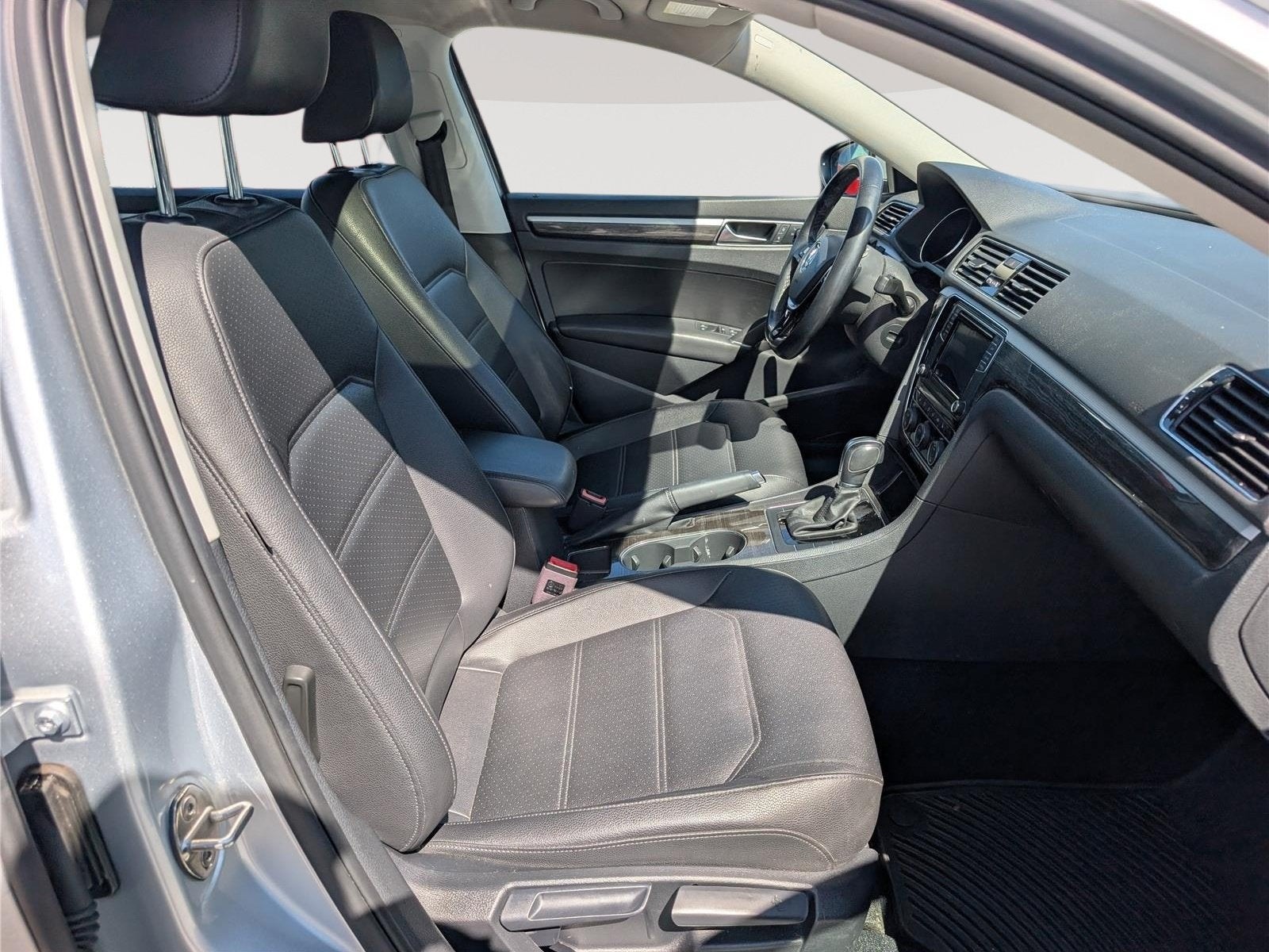 2018 Volkswagen Passat 2.0T SE