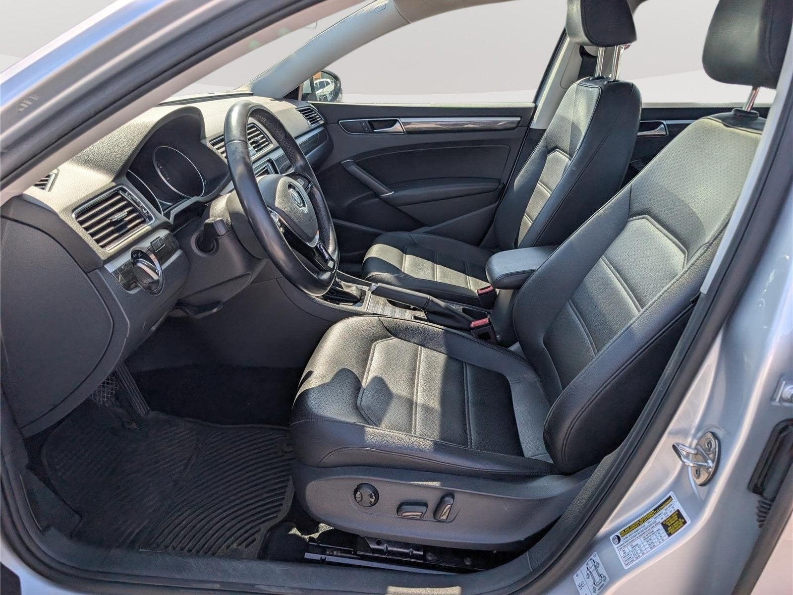 2018 Volkswagen Passat 2.0T SE