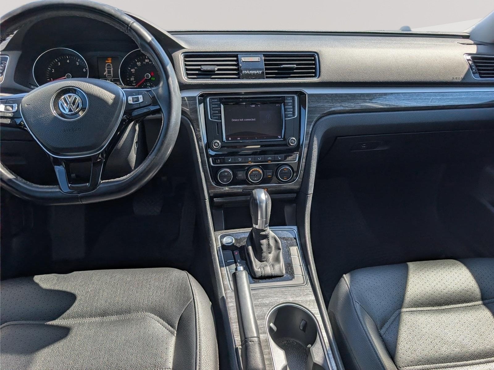 2018 Volkswagen Passat 2.0T SE