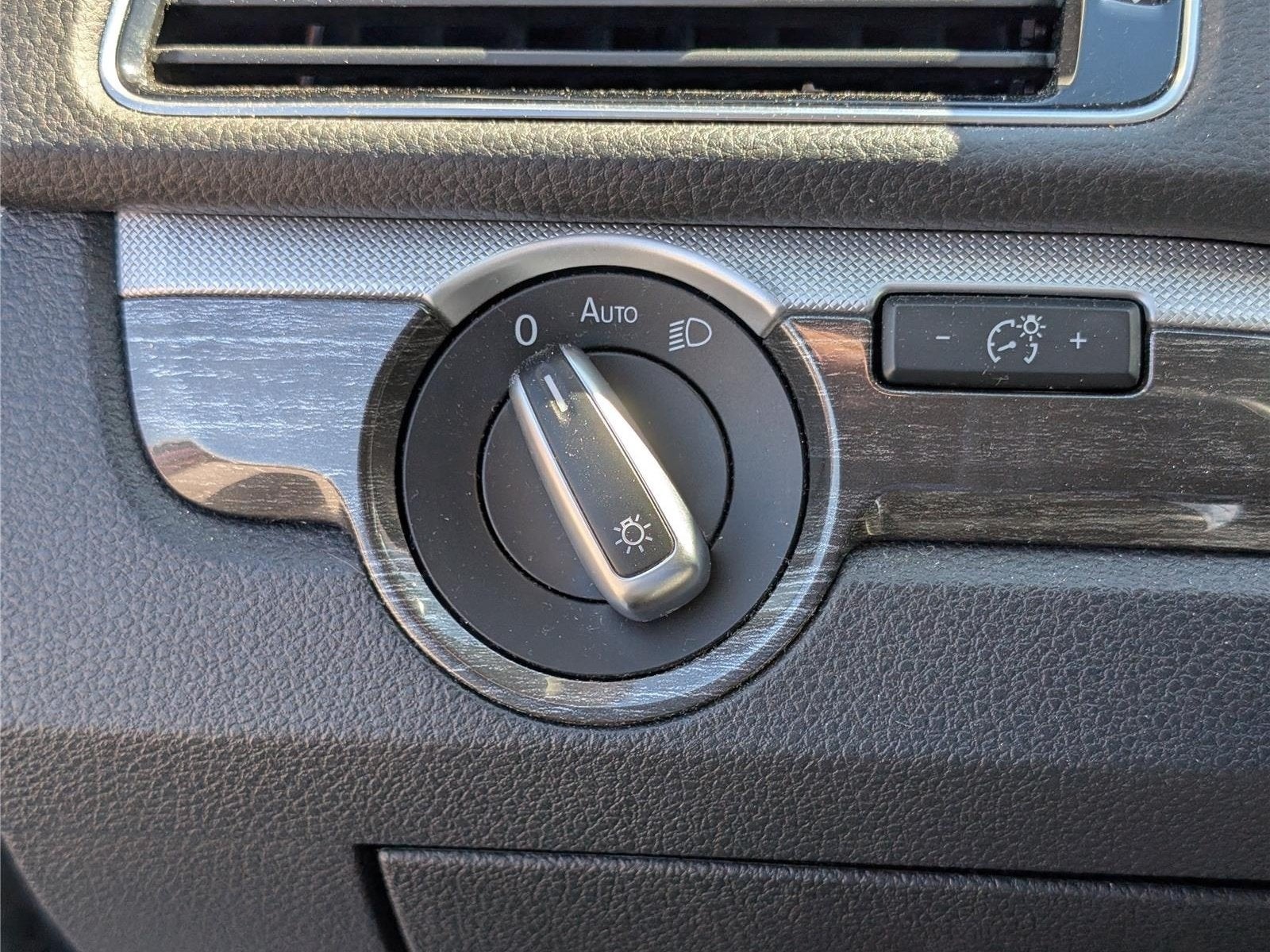 2018 Volkswagen Passat 2.0T SE