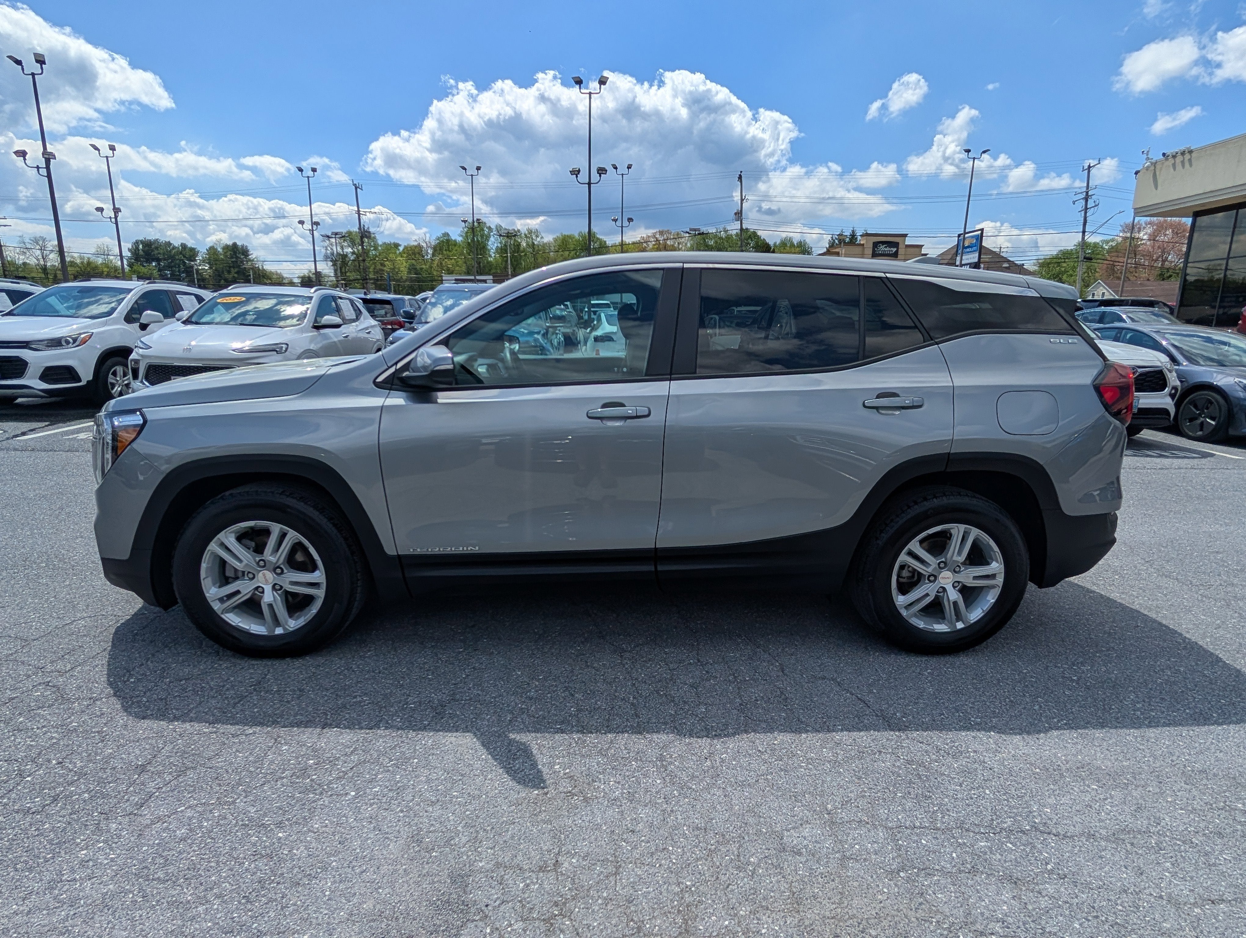 2024 GMC Terrain SLE