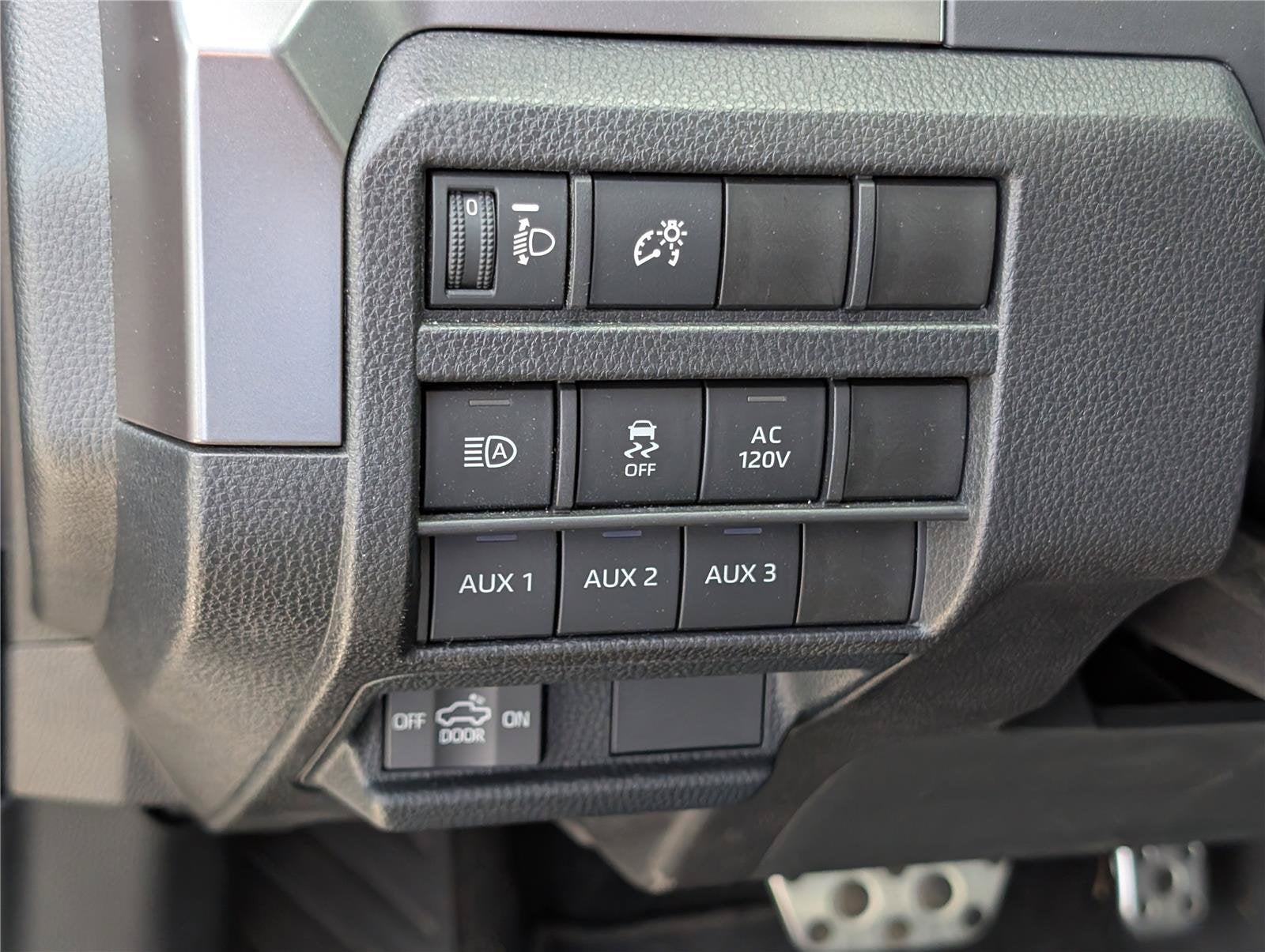2025 Toyota Tacoma 4WD SR