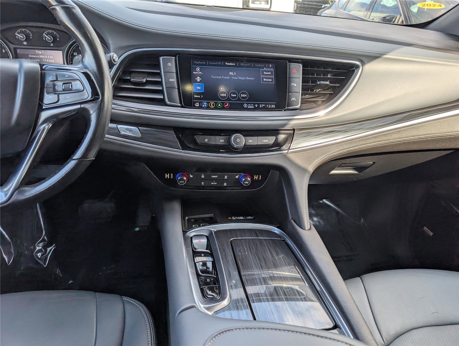 2023 Buick Enclave Essence