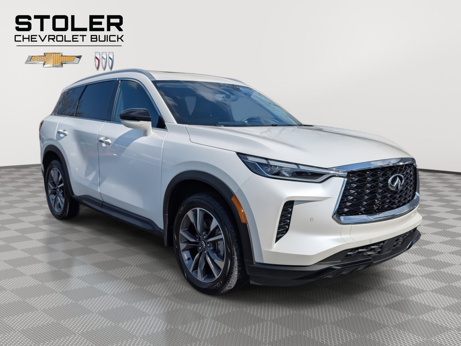2023 INFINITI QX60 LUXE