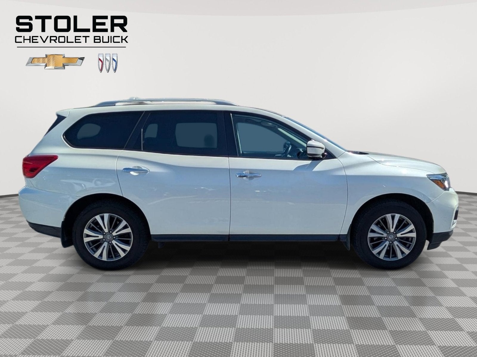 2020 Nissan Pathfinder SV