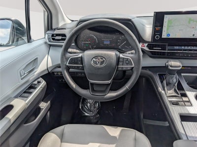 2025 Toyota Sienna XLE