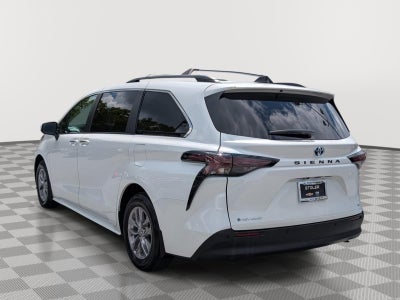 2025 Toyota Sienna XLE