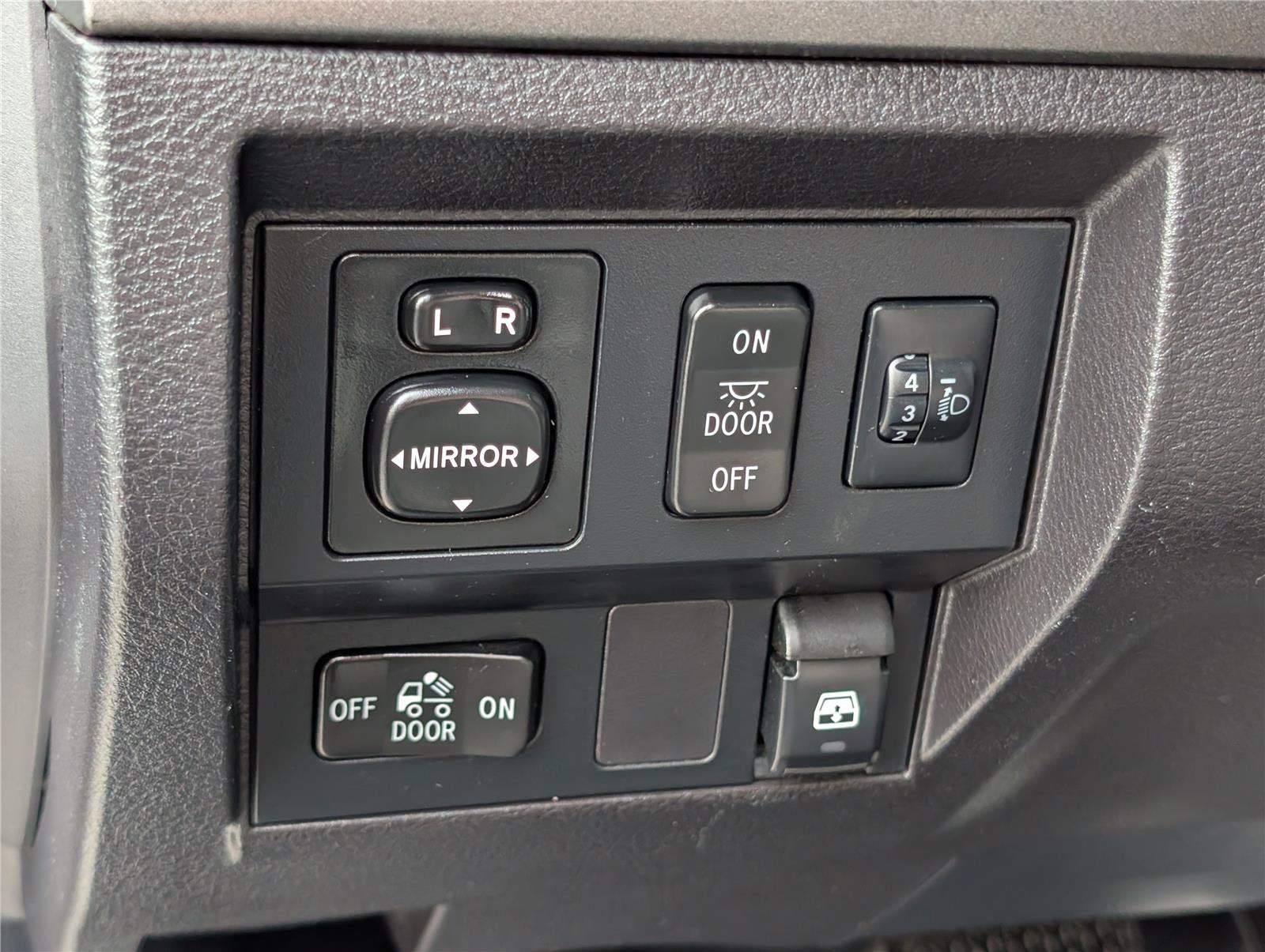 2015 Toyota Tundra 4WD Truck SR5