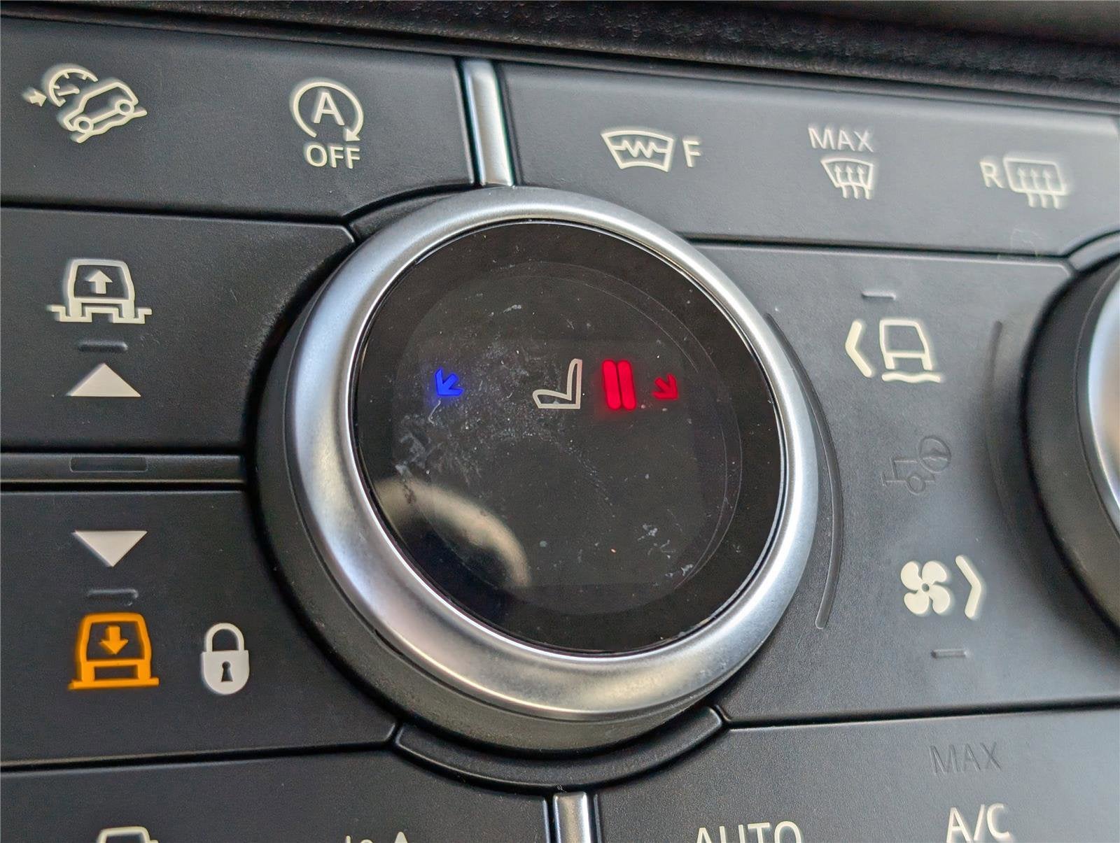 2025 Land Rover Defender X-Dynamic SE