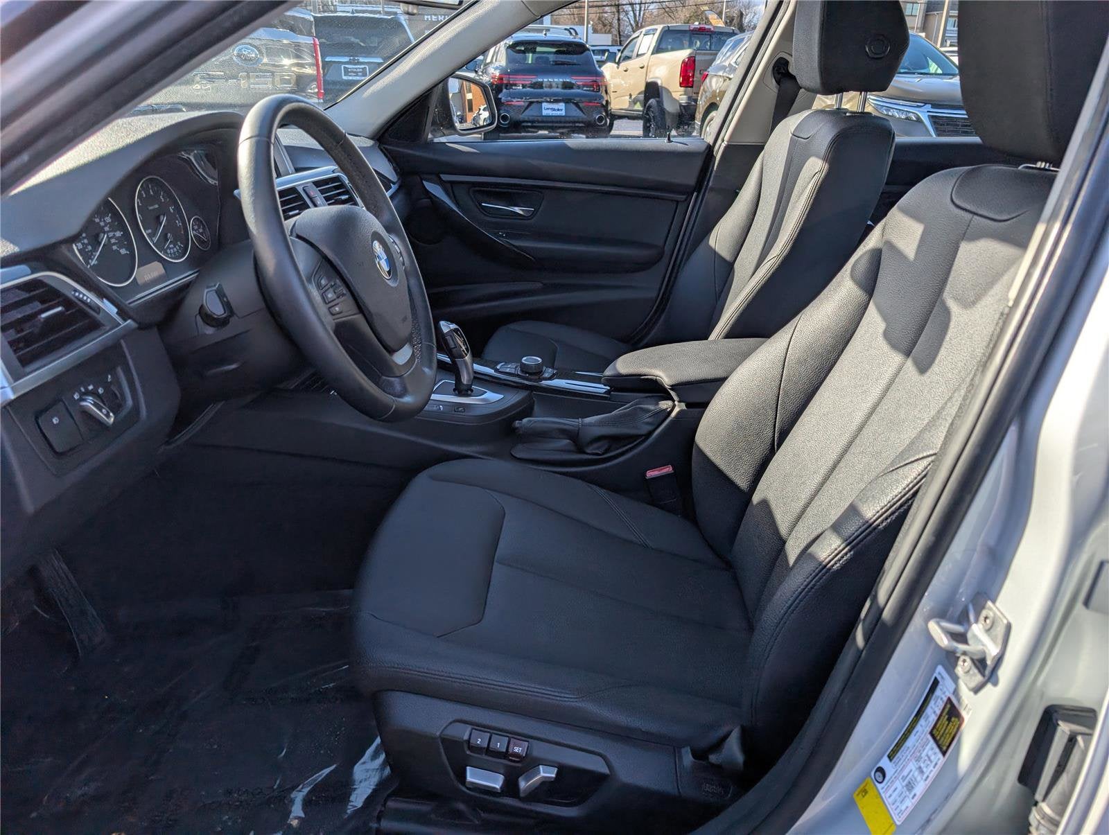 2017 BMW 3 Series 320i